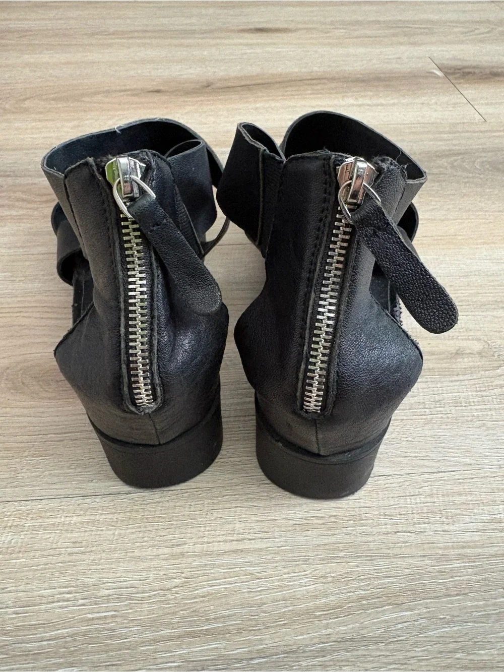 Steve Madden Black Platform Strappy Sandals